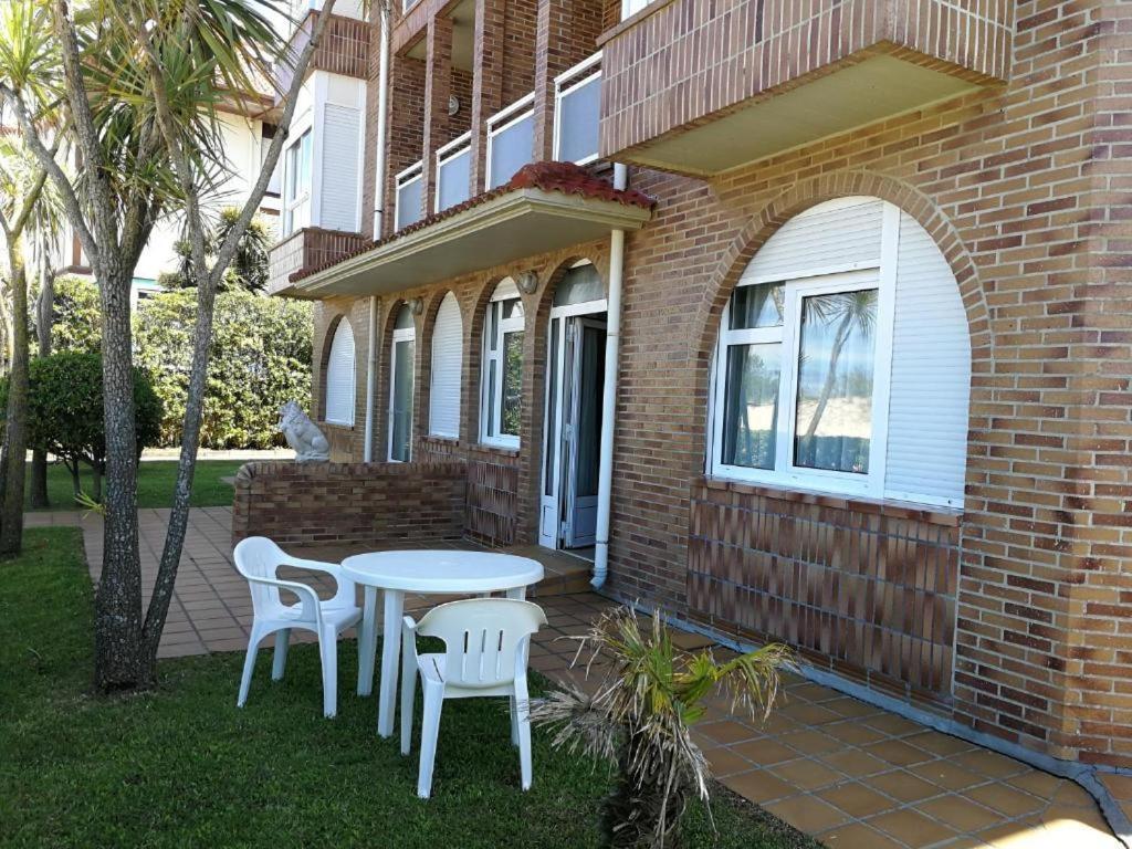 Apartamentos Regollera Premium Con Garaje Noja Exterior photo